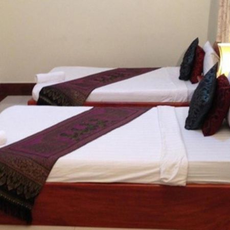 Golden Noura Villa-Pub & Restaurant Phnom Penh Bilik gambar