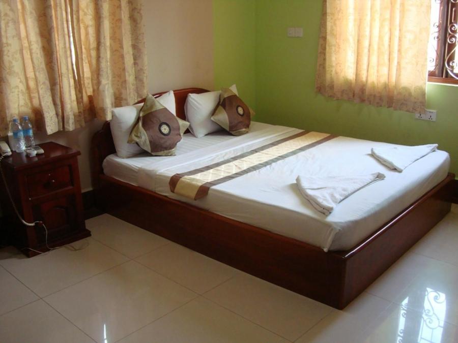 Golden Noura Villa-Pub & Restaurant Phnom Penh Bilik gambar