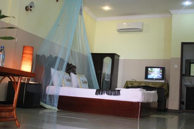 Golden Noura Villa-Pub & Restaurant Phnom Penh Luaran gambar