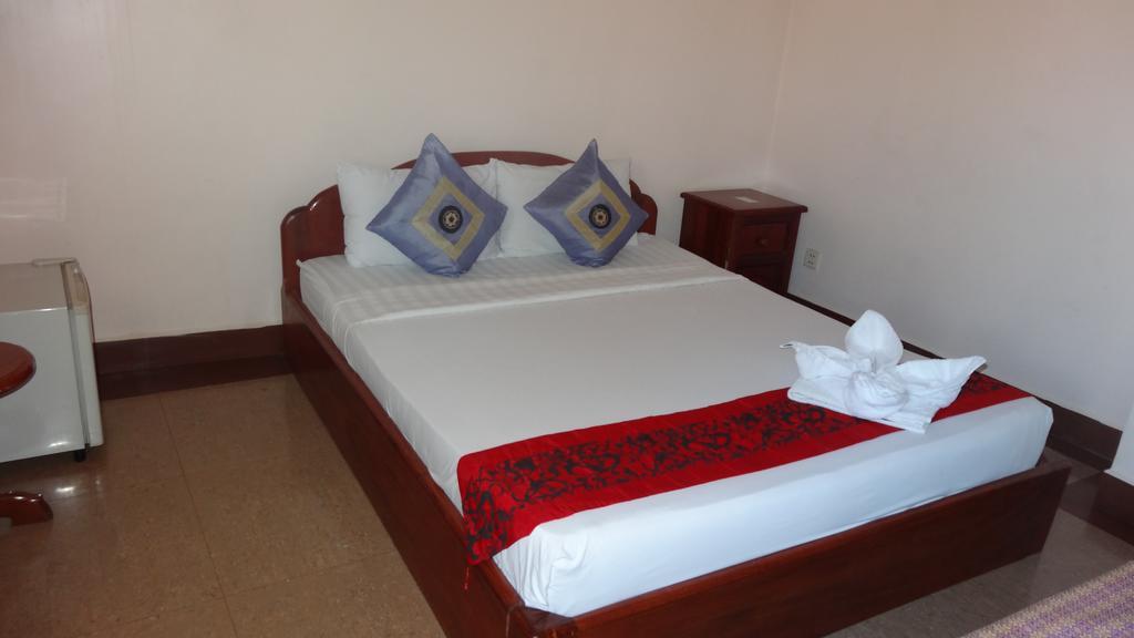 Golden Noura Villa-Pub & Restaurant Phnom Penh Luaran gambar