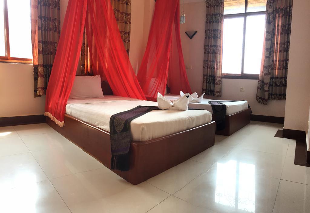 Golden Noura Villa-Pub & Restaurant Phnom Penh Luaran gambar