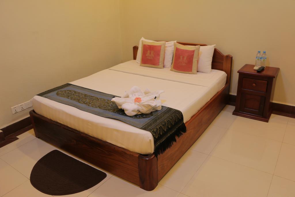 Golden Noura Villa-Pub & Restaurant Phnom Penh Luaran gambar