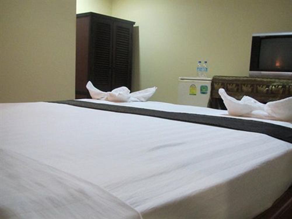 Golden Noura Villa-Pub & Restaurant Phnom Penh Luaran gambar