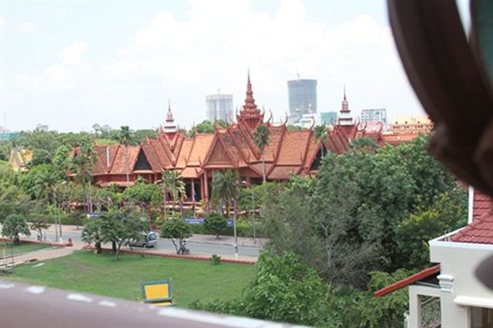 Golden Noura Villa-Pub & Restaurant Phnom Penh Luaran gambar